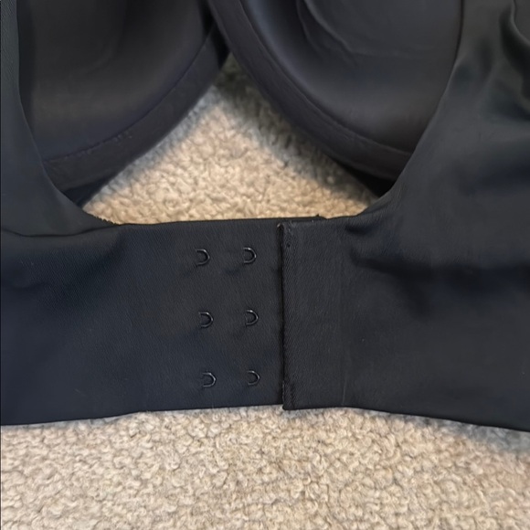 SPANX Black Bra with Molded Cups - Picture 4 of 4